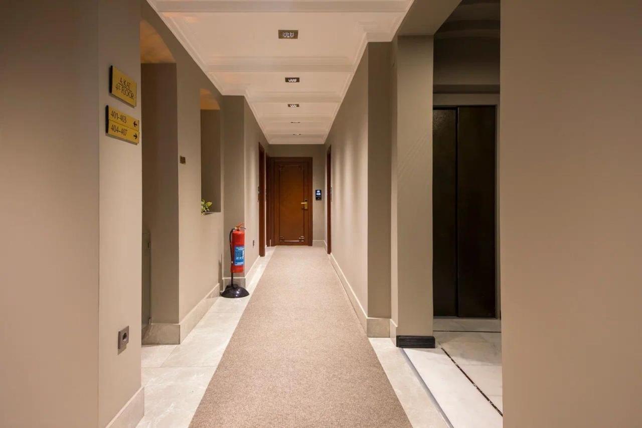 Vardar Palace Hotel - Special Category Istanboel Buitenkant foto